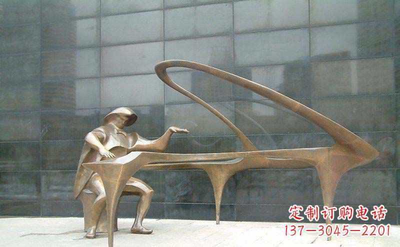 南京抽象钢琴雕塑街边景观的精美绝伦