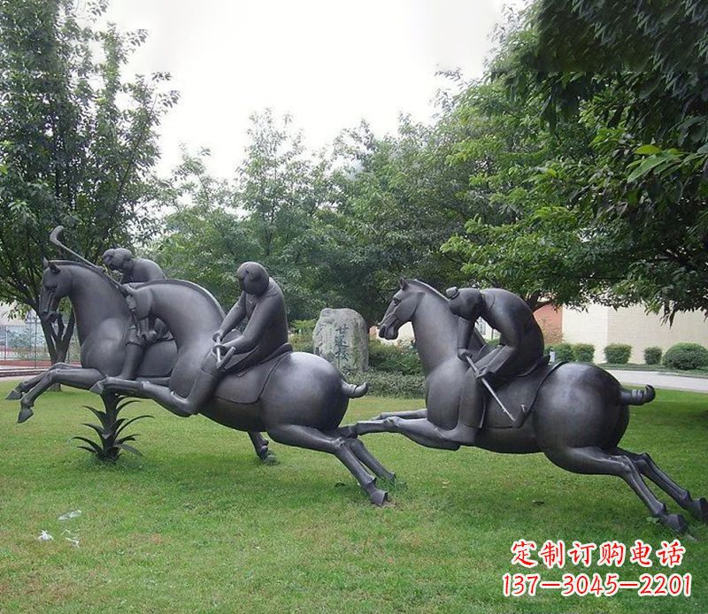 南京抽象人物骑马铜雕