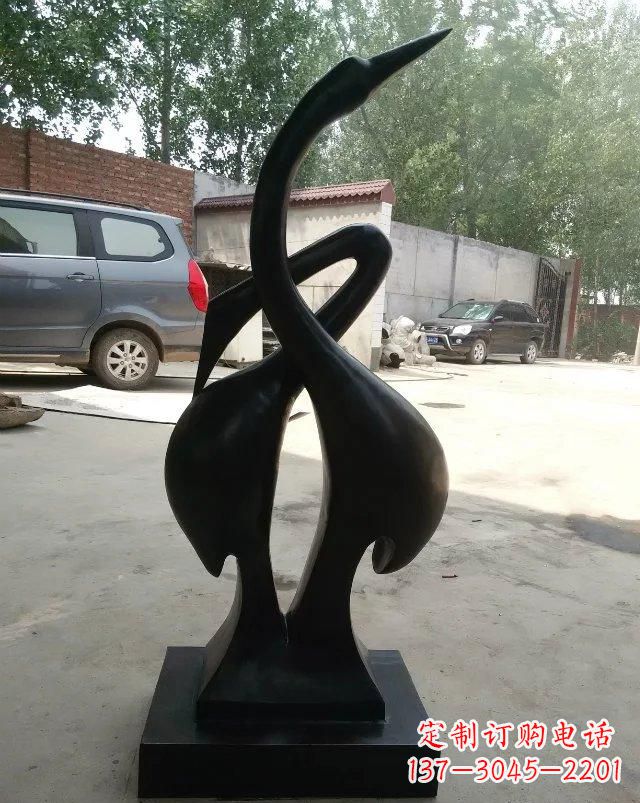 南京精美的天鹅雕塑