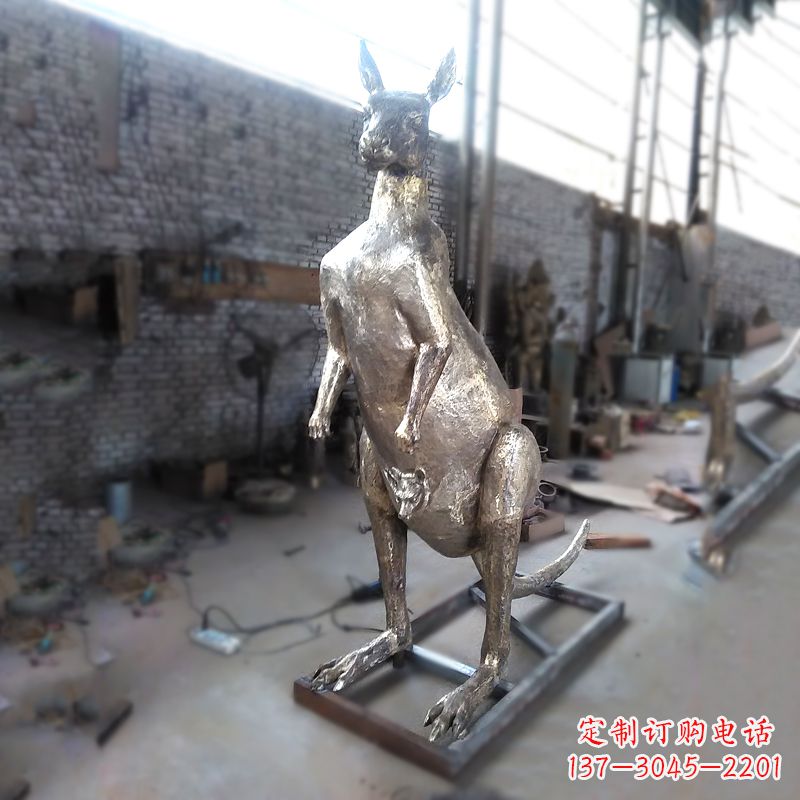 南京纯铜铸造袋鼠雕塑