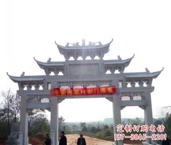 南京村庄三门石雕牌楼