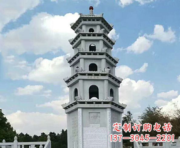 南京神秘的宝塔雕塑