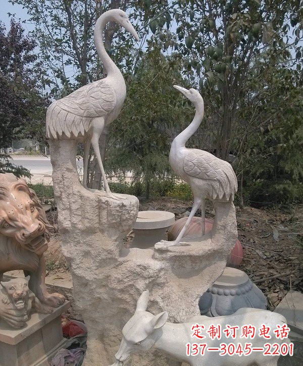 南京静谧优雅的丹顶鹤雕塑