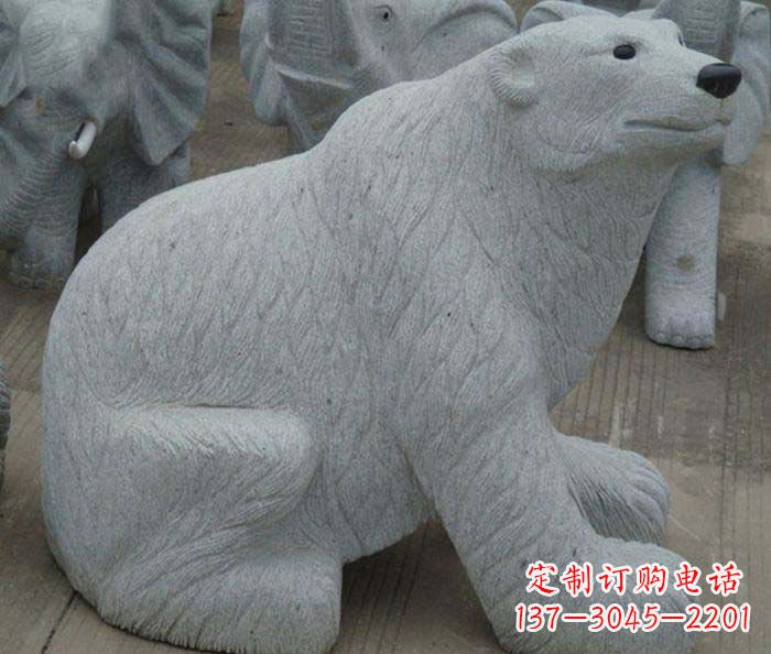 南京精美大理石雕刻的北极熊