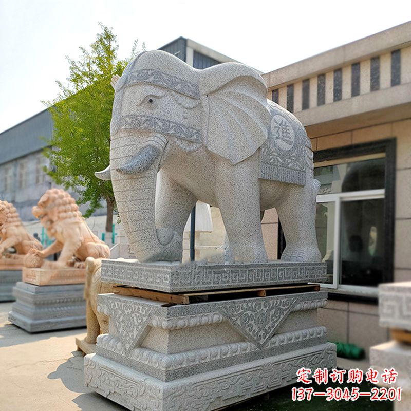 南京新颖雄伟的大象雕塑