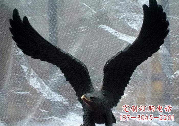 南京大鹏展翅玻璃钢老鹰雕塑
