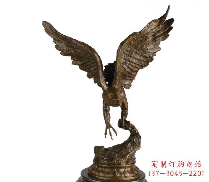 南京大鹏展翅老鹰铜雕塑