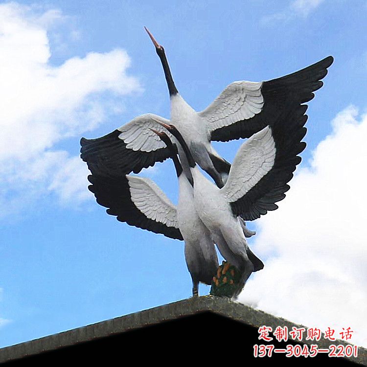 南京大型仿真仙鹤玻璃钢景观动物雕塑