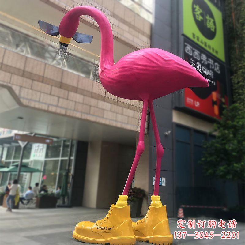 南京精美多彩的火烈鸟雕塑