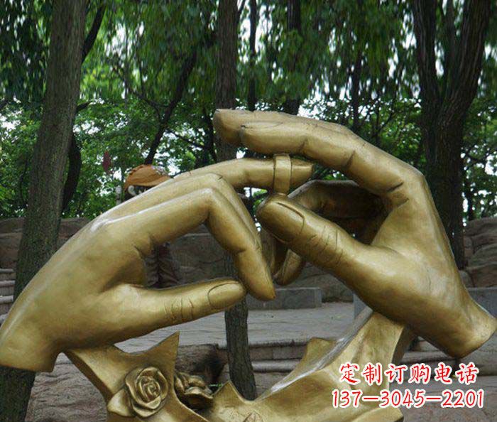 南京精美戒指铜雕塑