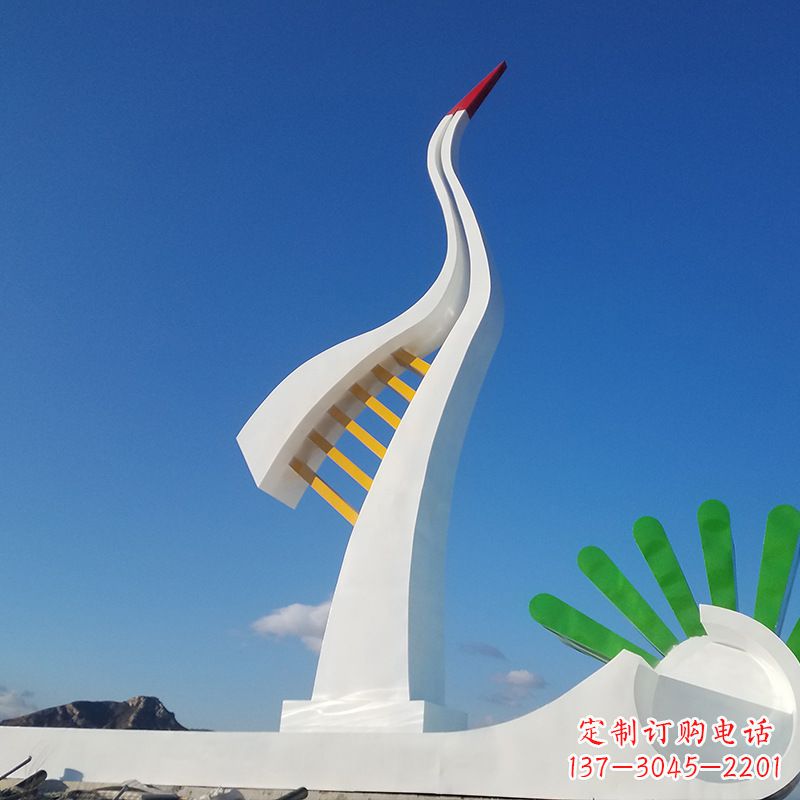 南京珍贵雅致的丹顶鹤雕塑
