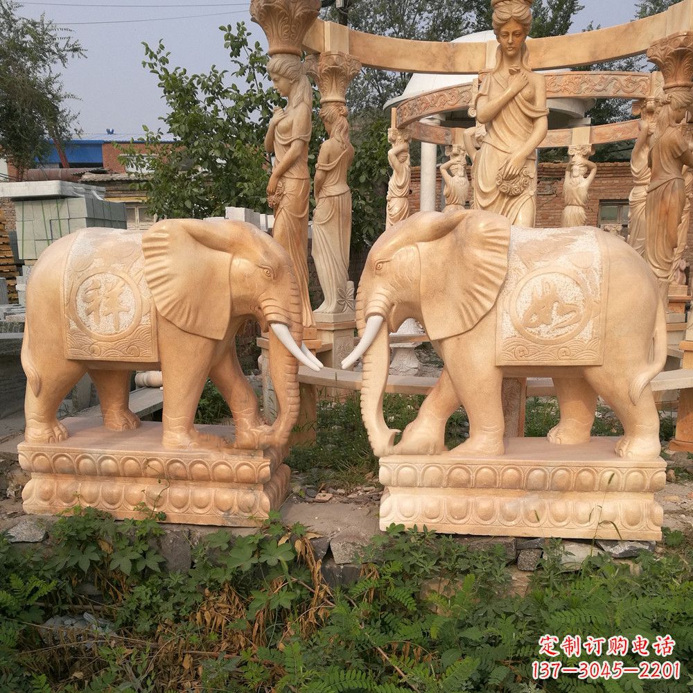 南京优雅大象雕塑