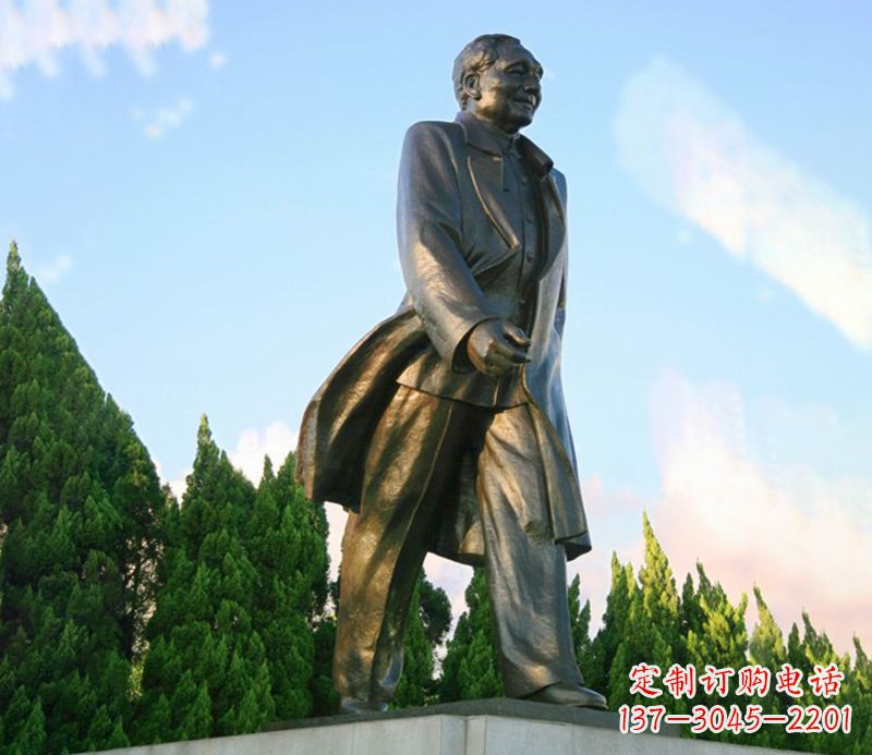 南京激励千秋,抒发热爱——中领雕塑定制邓小平雕塑