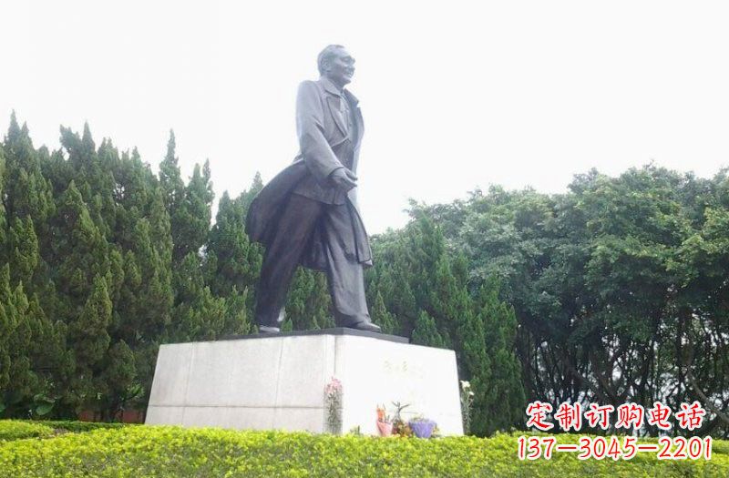 南京邓小平铜雕——传承伟人精神,流传中国精神