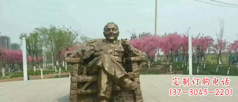 南京邓小平坐式铜雕