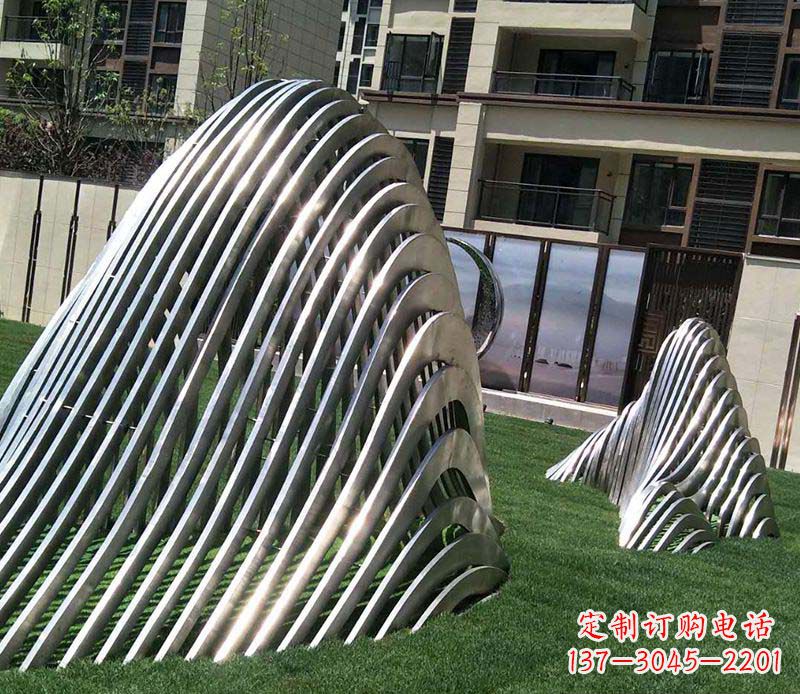 南京不锈钢假山雕塑——电镀之美