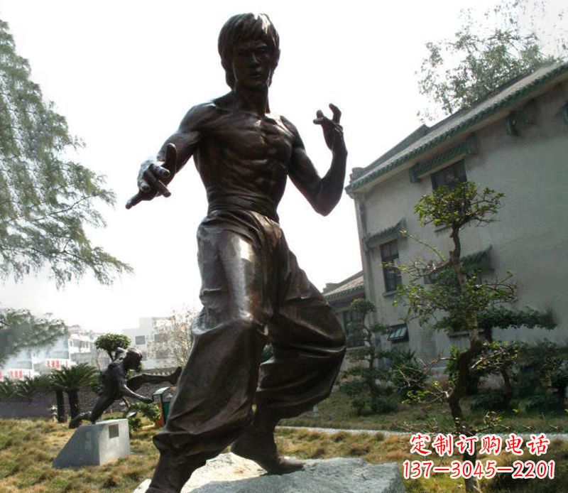 南京传奇人物李小龙铜雕