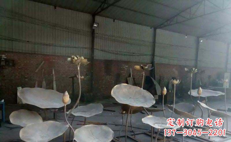 南京锻铜荷叶荷花广场景观雕塑