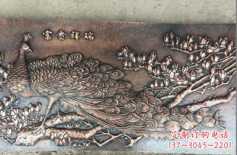 南京精美锻铜孔雀雕塑