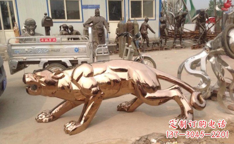 南京精美不锈钢豹子雕塑