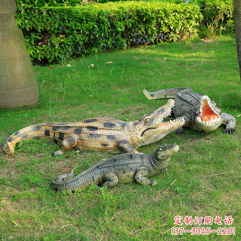 南京鳄鱼雕塑摆件玻璃钢公园园林草坪动物雕塑