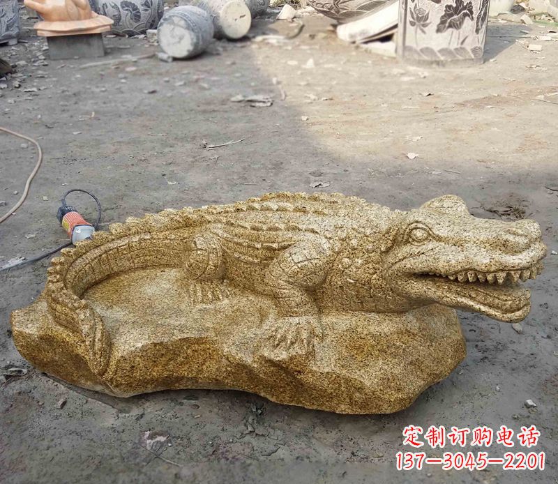 南京鳄鱼动物石雕