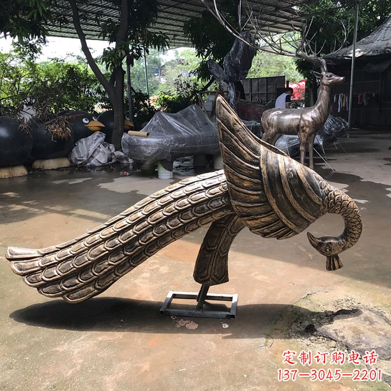 南京仿铜玻璃钢定制孔雀雕塑