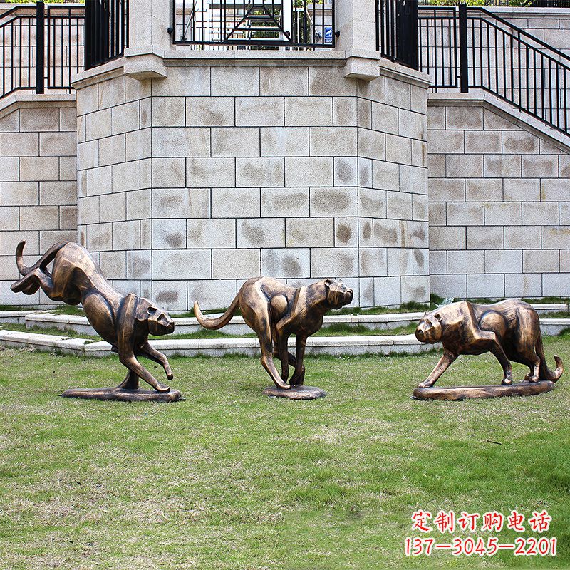 南京仿铜金钱豹抽象玻璃钢雕塑-公园园林草坪动物摆件