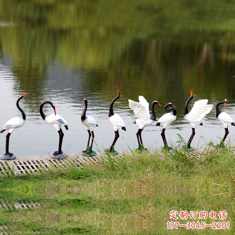 南京仿真仙鹤玻璃钢水景雕塑摆件-公园水池水塘琥珀动物雕塑