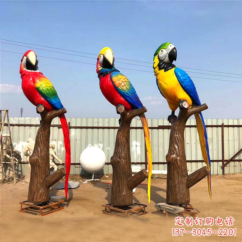 南京仿真鹦鹉玻璃钢景观雕塑