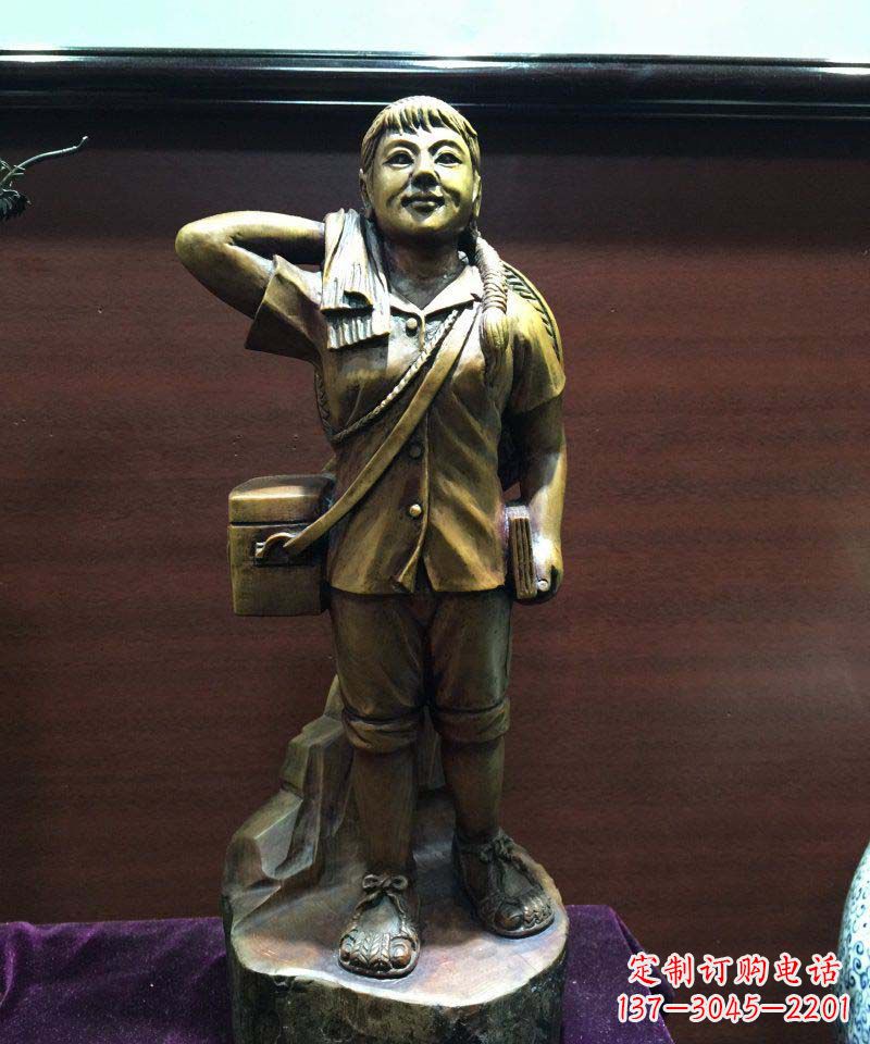 南京浪漫而优雅的铜雕女人雕塑