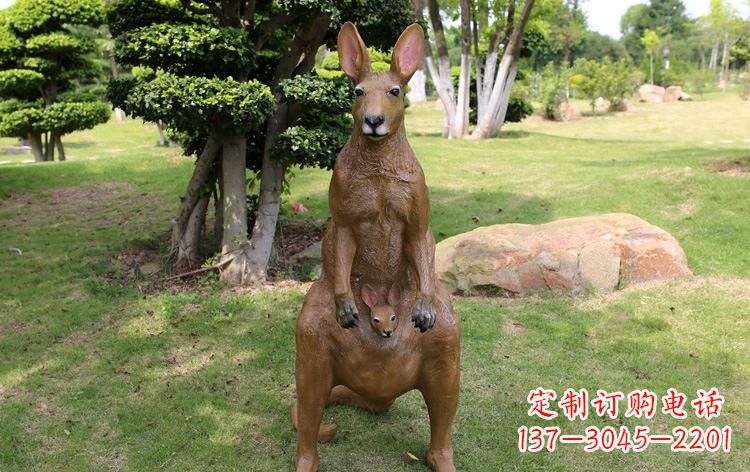 南京公园玻璃钢仿真袋鼠雕塑