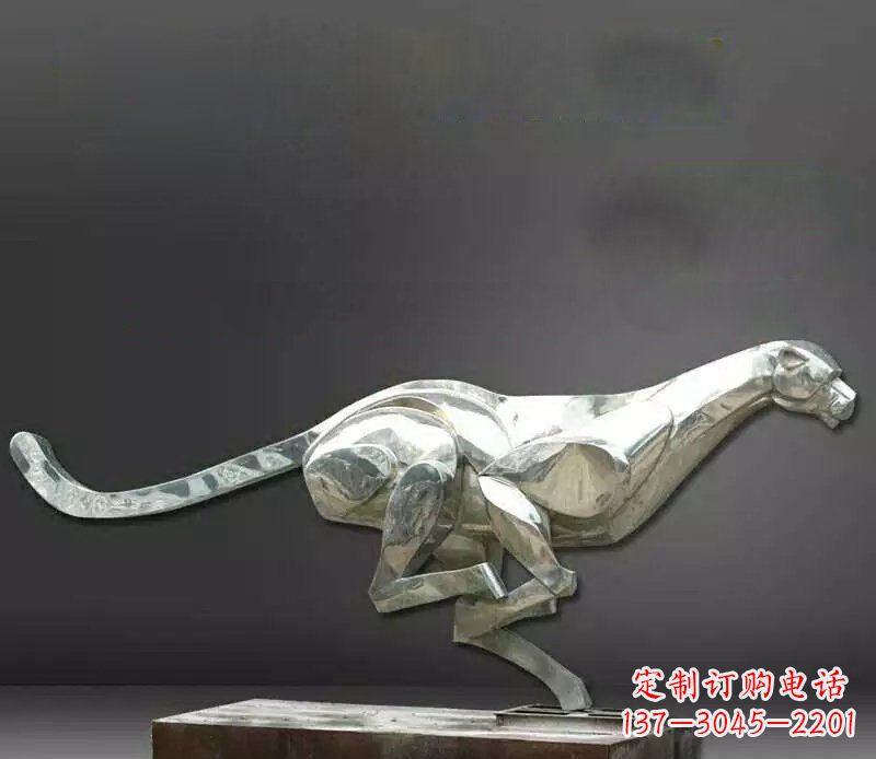 南京公园不锈钢奔跑的豹子动物雕塑
