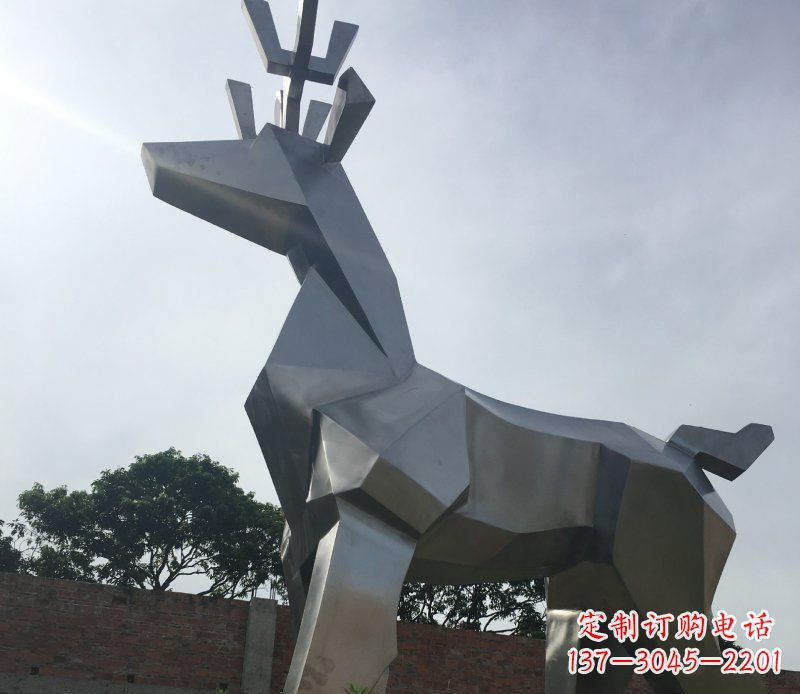 南京公园不锈钢抽象几何鹿动物雕塑