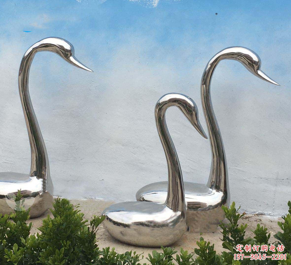 南京精美不锈钢抽象天鹅座椅雕塑