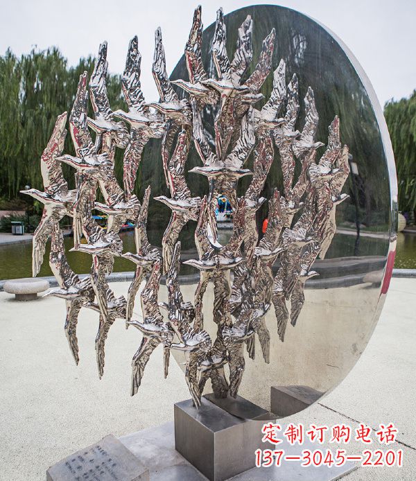 南京欣赏鸽子轻盈的美丽——不锈钢动物鸽子雕塑