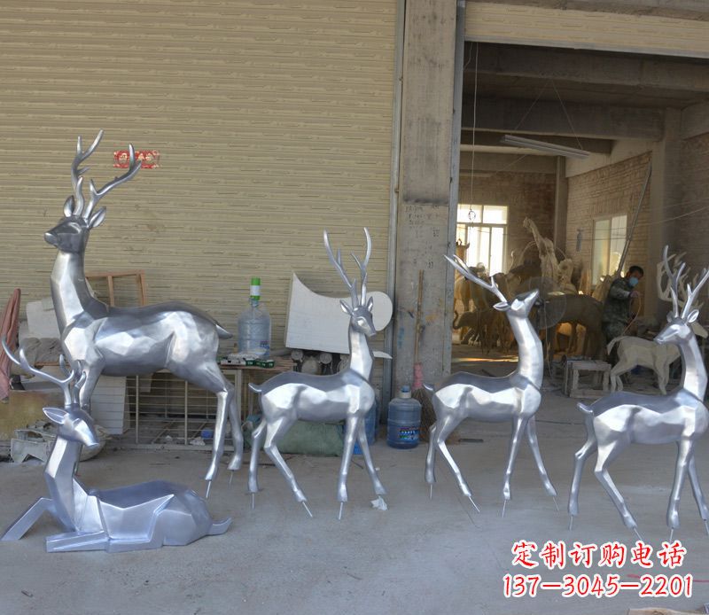 南京公园不锈钢动物几何鹿雕塑