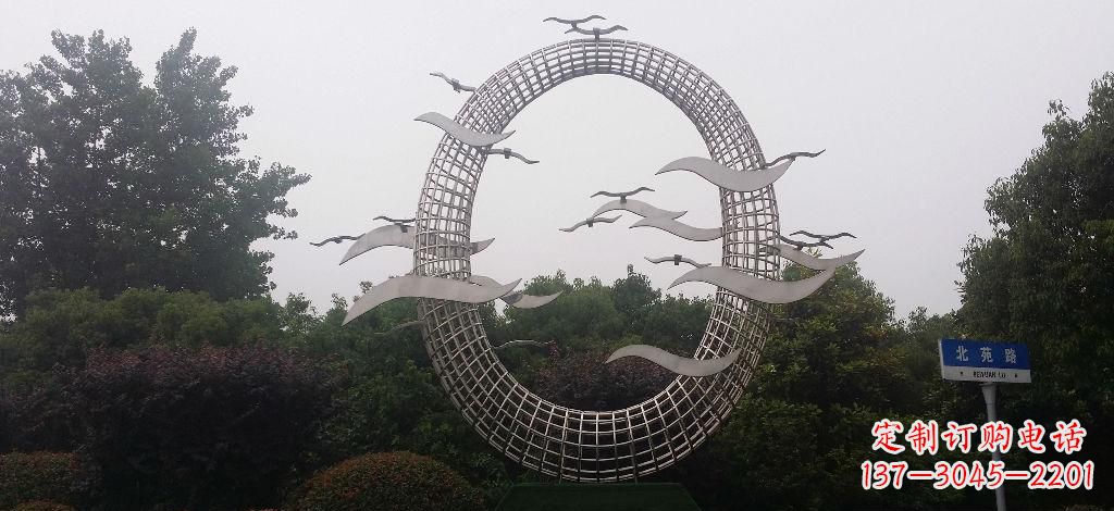 南京公园不锈钢海鸥和圆环雕塑