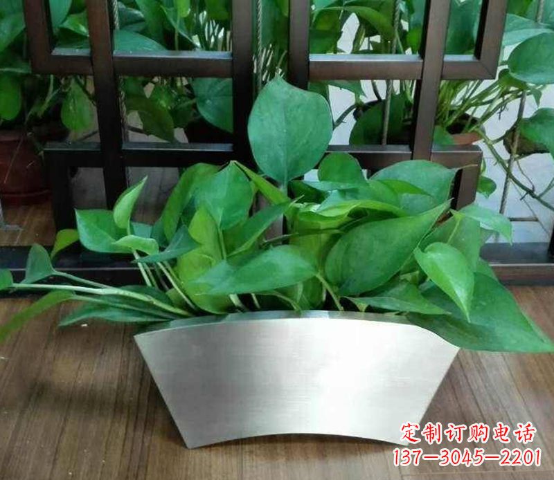 南京公园不锈钢花盆雕塑 