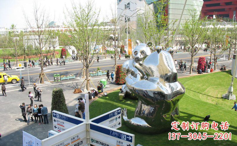 南京魅力镜面不锈钢熊猫景观雕塑