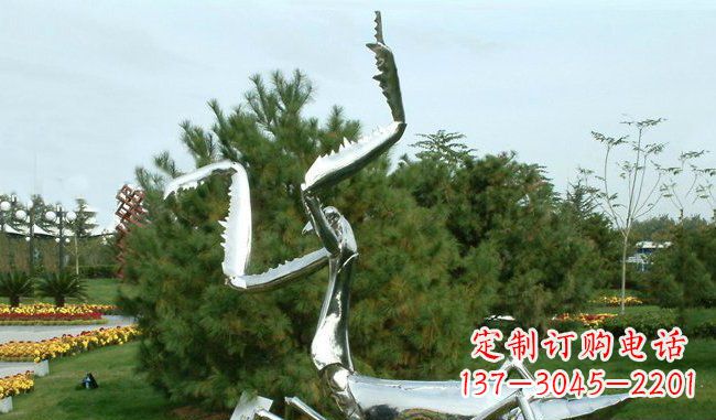 南京不锈钢螳螂雕塑
