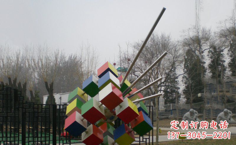 南京不锈钢魔方雕塑,玩转您的公园