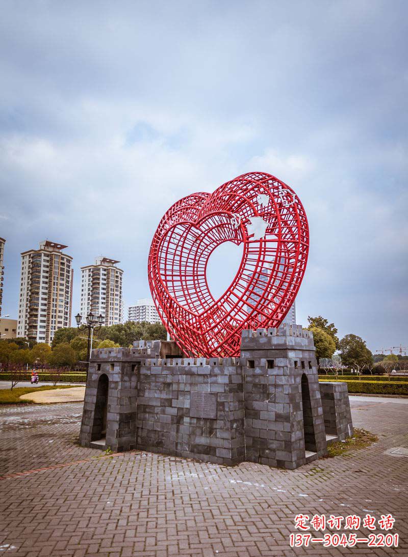 南京公园不锈钢心形和和平鸽雕塑