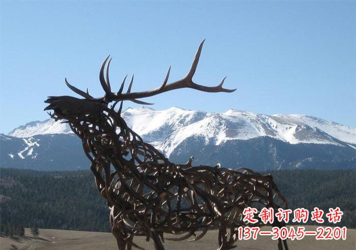 南京公园抽象鹿动物铜雕