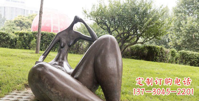 南京独特而精美的抽象女人铜雕