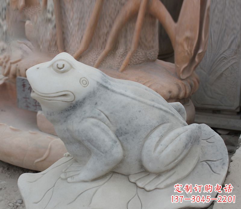 南京青蛙雕塑生动逼真的公园动物雕塑