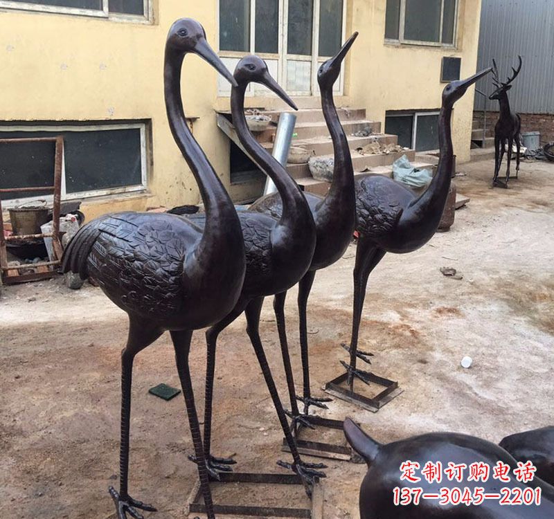 南京雕刻精致灵动的丹顶鹤铜雕