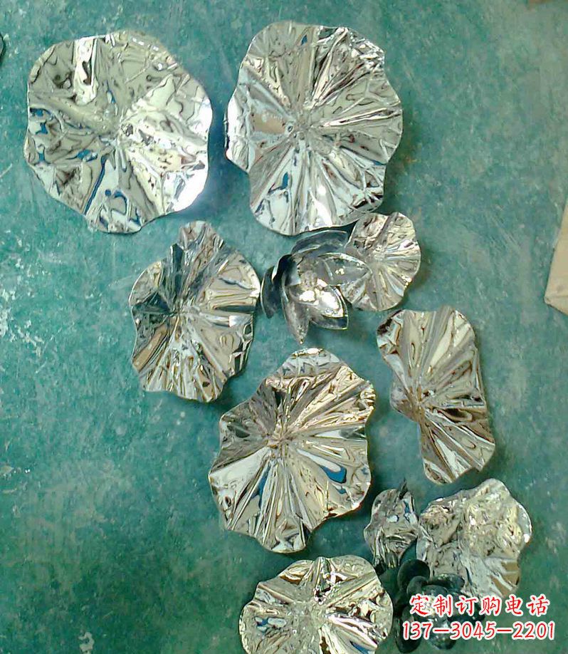 南京精致锻铜荷叶造型雕塑