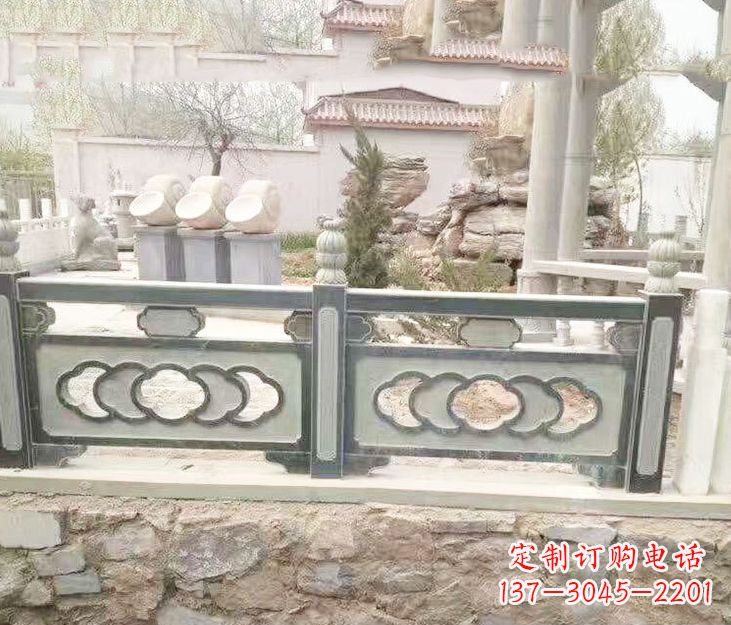南京公园仿古风格栏板石雕