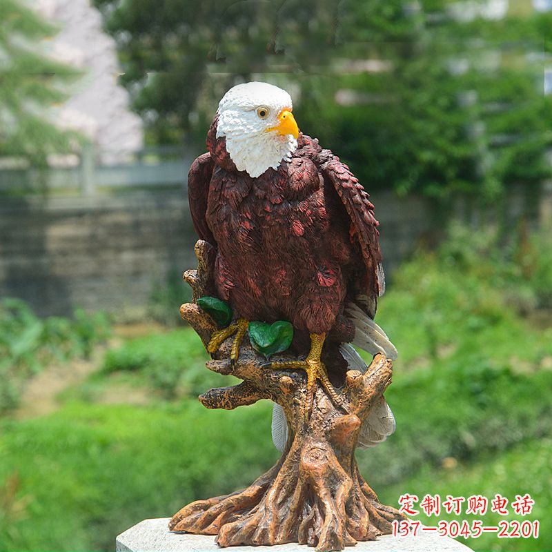 南京公园仿真老鹰玻璃钢雕塑